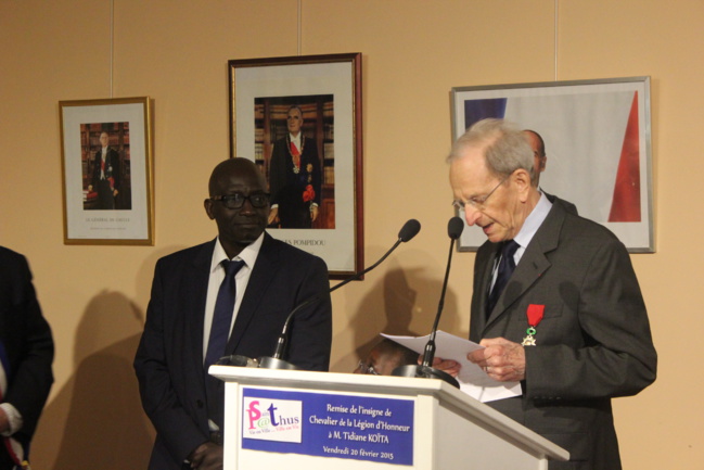 CEREMONIE DE REMISE DE L'INSIGNE DE  CHEVALIER DE LA LEGION D'HONNEUR.