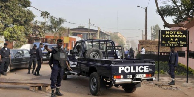 URGENT: Au moins cinq morts dans une fusillade au cœur de Bamako