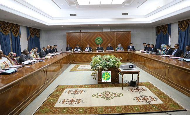 COMMUNIQUÉ DU CONSEIL DES MINISTRES DU JEUDI 12 MARS 2015 COMMUNIQUÉ DU CONSEIL DES MINISTRES DU JEUDI 12 MARS 2015