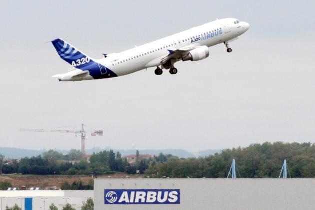 Crash d'un Airbus A320 dans les Alpes-de-Haute-Provence avec 148 passagers à son bord Crash d'un Airbus A320 dans les Alpes-de-Haute-Provence avec 148 passagers à son bord