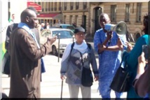 L’enrôlement en France fait des dégâts : La couleur de sa peau semble faire douter l'administration Mauritanienne à tort. L’enrôlement en France fait des dégâts : La couleur de sa peau semble faire douter l'administration Mauritanienne à tort.