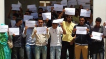 Les étudiants « touche pas à ma bourse » protestent devant le ministère de l’enseignement supérieur