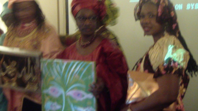 La Diaspora mauritanienne de France a organisé une journée de Rencontre et d’échanges suivie d’une cérémonie de remise de prix à des femmes d’exception. La Diaspora mauritanienne de France a organisé une journée de Rencontre et d’échanges suivie d’une cérémonie de remise de prix à des femmes d’exception.