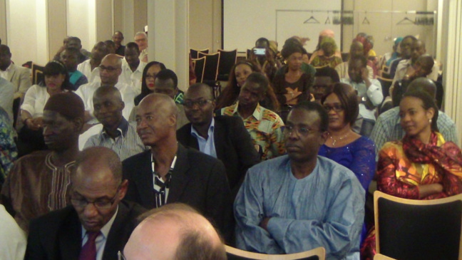 La Diaspora mauritanienne de France a organisé une journée de Rencontre et d’échanges suivie d’une cérémonie de remise de prix à des femmes d’exception. La Diaspora mauritanienne de France a organisé une journée de Rencontre et d’échanges suivie d’une cérémonie de remise de prix à des femmes d’exception.