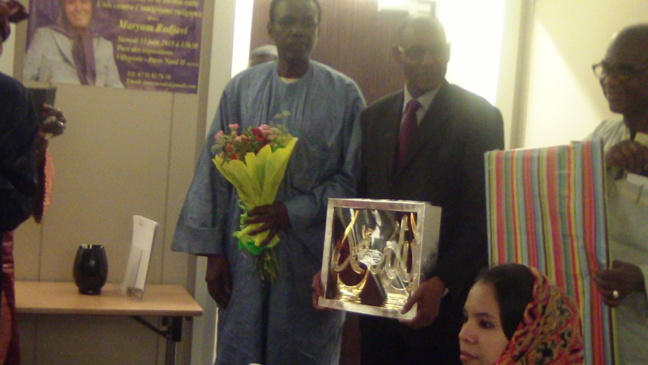 La Diaspora mauritanienne de France a organisé une journée de Rencontre et d’échanges suivie d’une cérémonie de remise de prix à des femmes d’exception. La Diaspora mauritanienne de France a organisé une journée de Rencontre et d’échanges suivie d’une cérémonie de remise de prix à des femmes d’exception.