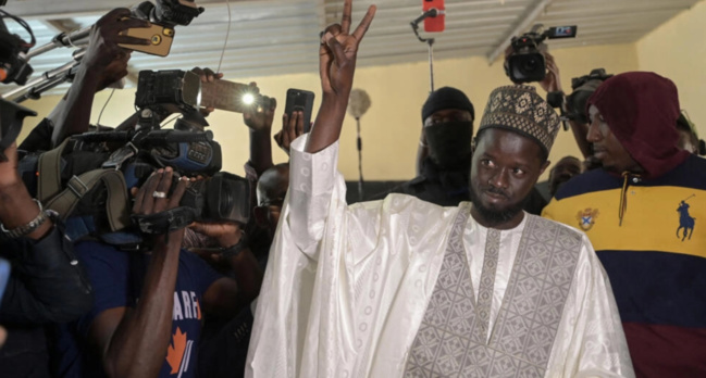 Présidentielle au Sénégal: Macky Sall «félicite le vainqueur Bassirou Diomaye Faye» Présidentielle au Sénégal: Macky Sall «félicite le vainqueur Bassirou Diomaye Faye»