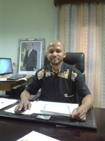 Encore une fois la propagande d'Etat essaye de noyer le mérite d'un Pr Soumaré comme d'un Pr Kane... Encore une fois la propagande d'Etat essaye de noyer le mérite d'un Pr Soumaré comme d'un Pr Kane...