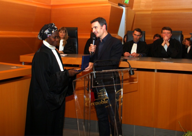 Me Fatimata MBaye honorée à Grenoble Me Fatimata MBaye honorée à Grenoble