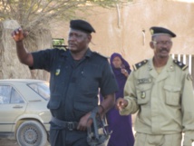 L’Officier de valeur Ould Beibacar libère et lave sa conscience pendant que les officiers Négro Mauritaniens et Haratine brillent par leur silence ou complicité. L’Officier de valeur Ould Beibacar libère et lave sa conscience pendant que les officiers Négro Mauritaniens et Haratine brillent par leur silence ou complicité.