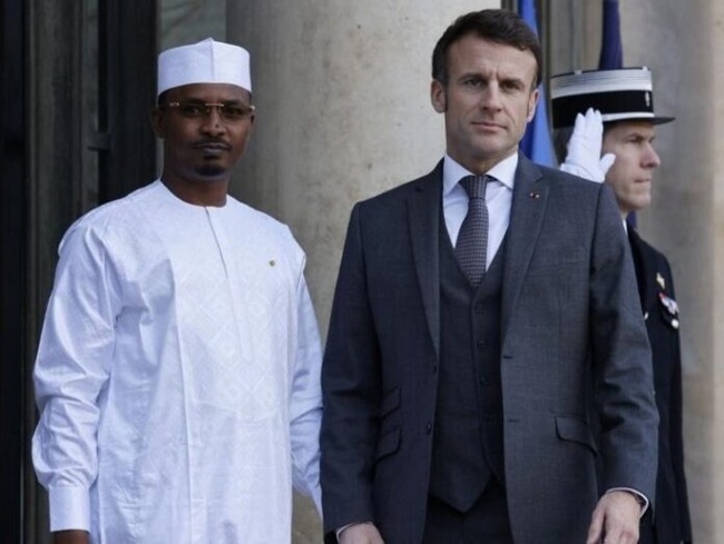 M. Déby qualifie la fin de la présence militaire française dans son pays d’« événement exceptionnel, historique et sans précédent » M. Déby qualifie la fin de la présence militaire française dans son pays d’« événement exceptionnel, historique et sans précédent »