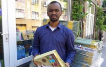 Un jeune guinéen numérise le coran entier en pulaar. Un jeune guinéen numérise le coran entier en pulaar.