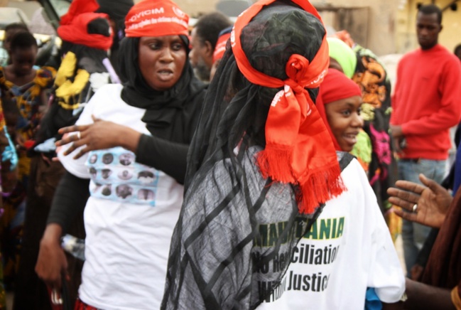 28 NOVEMBRE-INAL : QUAND UN ÉTAT "ISLAMIQUE" EMPÊCHE LES VEUVES ET ORPHELINS DE PLEURER ET PRIER LEURS MORTS 28 NOVEMBRE-INAL : QUAND UN ÉTAT "ISLAMIQUE" EMPÊCHE LES VEUVES ET ORPHELINS DE PLEURER ET PRIER LEURS MORTS