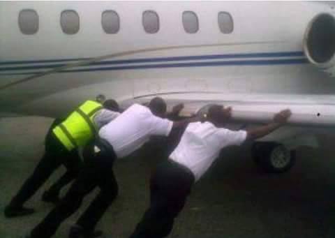 Scandale: Une panne de kérosène empêche un avion mauritanien de décoller !