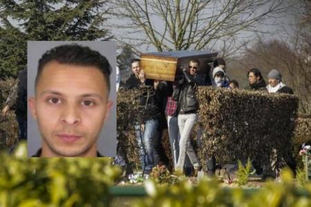 C'est un proche de la famille Abdeslam qui a vendu la mèche aux policiers: Salah aurait tenté de rentrer en contact avec son frère Mohamed lors des obsèques de Brahim