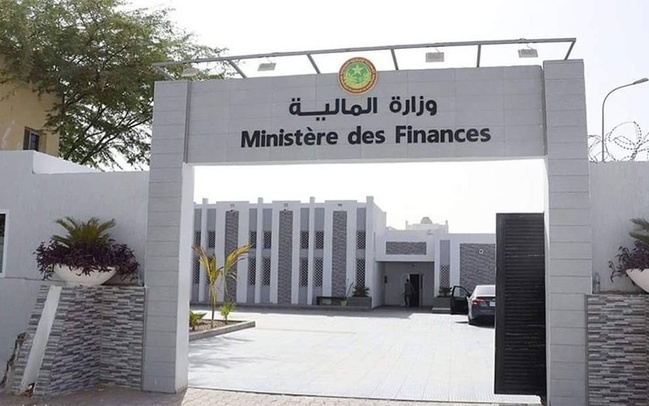 Seuls 59 000 employés sur plus de 61 000 sont en poste permanent dans les ministères Seuls 59 000 employés sur plus de 61 000 sont en poste permanent dans les ministères