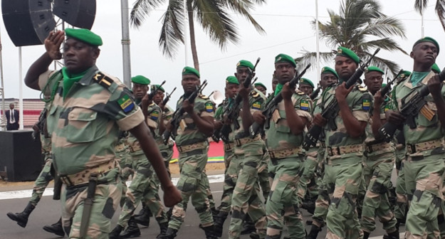ALI BONGO RENVERSÉ PAR UN COUP D’ÉTAT MILITAIRE ALI BONGO RENVERSÉ PAR UN COUP D’ÉTAT MILITAIRE