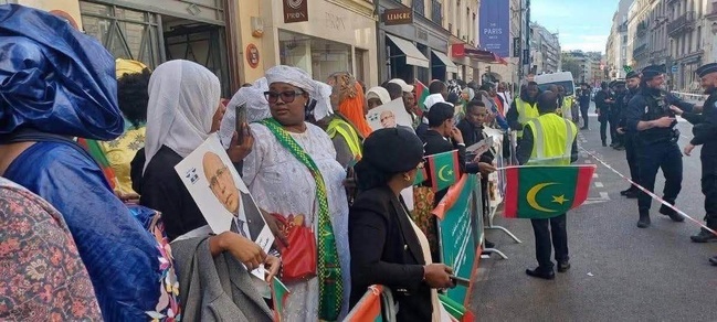 Quand l’exil applaudit le système qu’il a fui