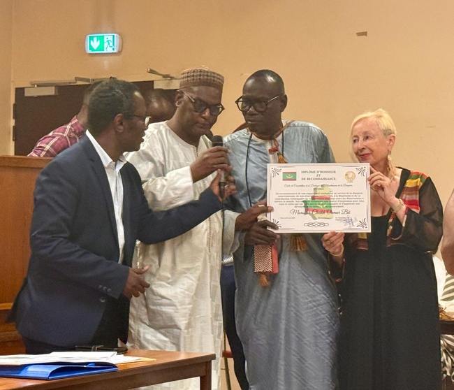La diaspora mauritanienne a honoré ses bâtisseurs dans une cérémonie historique : 20 juin 2026 à la bourse de Travail de paris La diaspora mauritanienne a honoré ses bâtisseurs dans une cérémonie historique : 20 juin 2026 à la bourse de Travail de paris