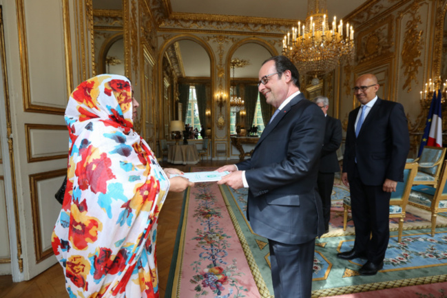 Le Président de la République se rend à Ouagadougou   Le Président de la République présente ses condoléances à son homologue tunisien   Notre ambassadeur en France présente ses Lettres de Créances   Remise des lettres de créance de Madame l'Ambas