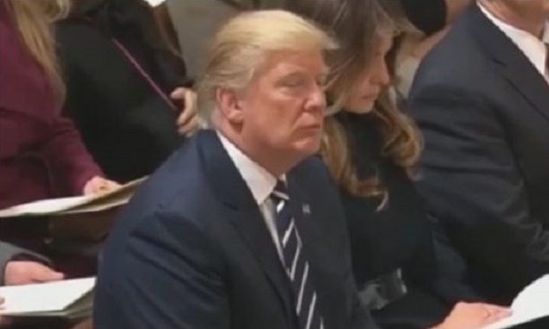 LA FORCE DU CORAN : LA RÉACTION DE DONALD TRUMP QUAND UN IMAM RÉCITE LES VERSETS CORANIQUES (VIDEO)