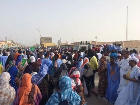 Nouadhibou : des milliers de personnes manifestent contre le référendum constitutionnel (Photoreportage)