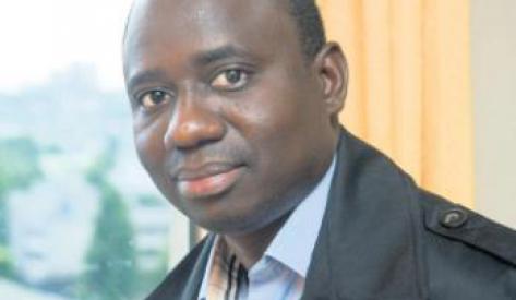 Docteur en littérature, prof de collège... et expulsable 