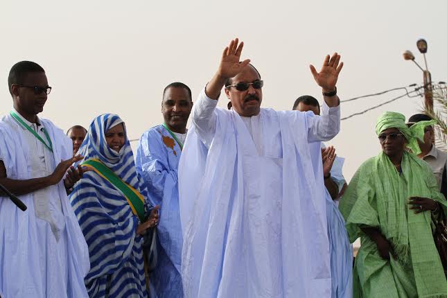 Lequel des leaders de la COD a proposé  à Aziz un compromis contre son retrait politique ?