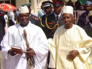 GAMBIE : L’ancien président gambien Daouda Diawara épouse la mère de Yaya Jammeh