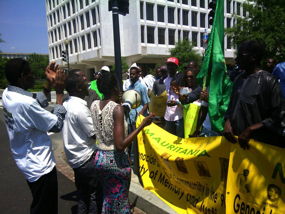 Manifestation de la diaspora Mauritanienne à Washington contre l’arrivée de Mohamed Ould Adel Aziz (photos)