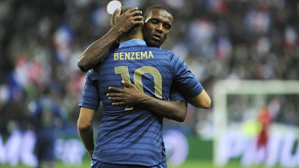 Football - Après Nasri et Ribéry, Abidal arrête aussi