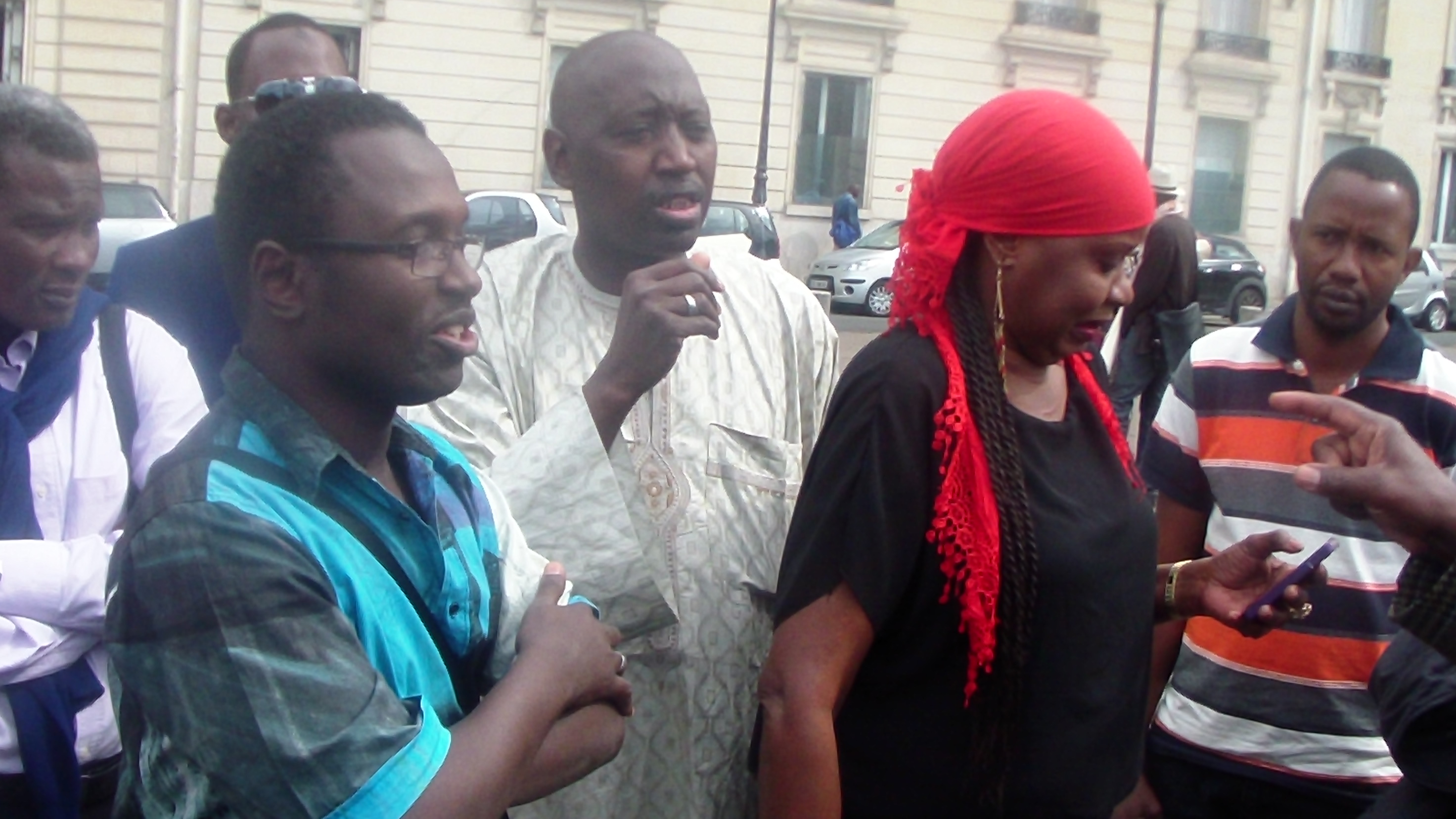 Sit-in devant  l'ambassade de la Mauritanie à Paris ce jeudi 14 août (vidéos photos)
