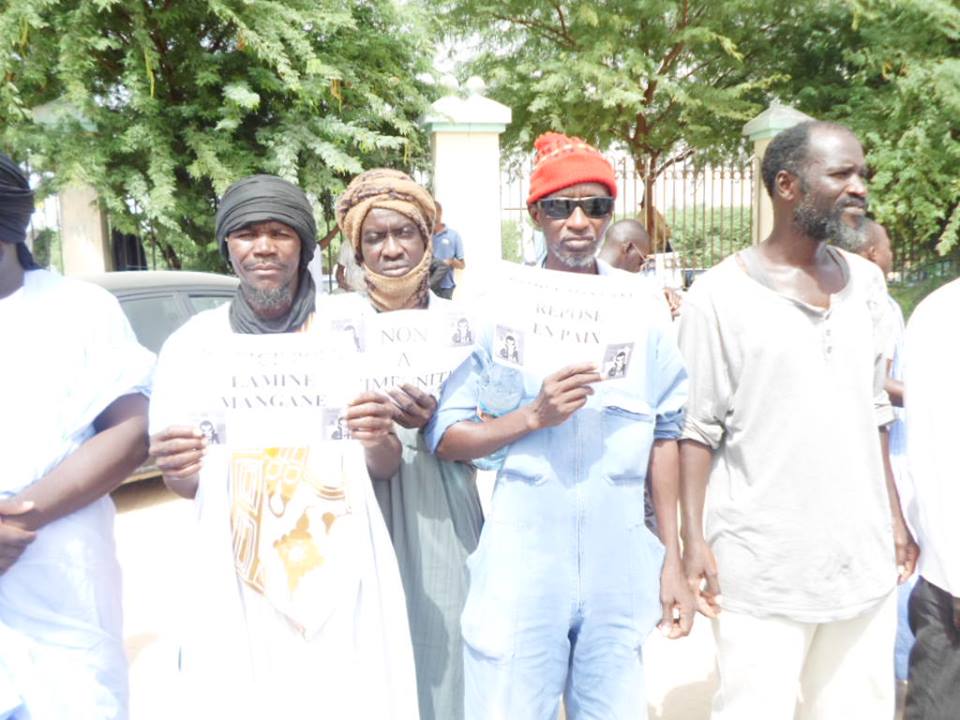 Touche Pas Ma Nationalité (TPMN) et IRA ont tenu deux sit in ce jeudi 25 septembre 2014 (Reportage photos.)