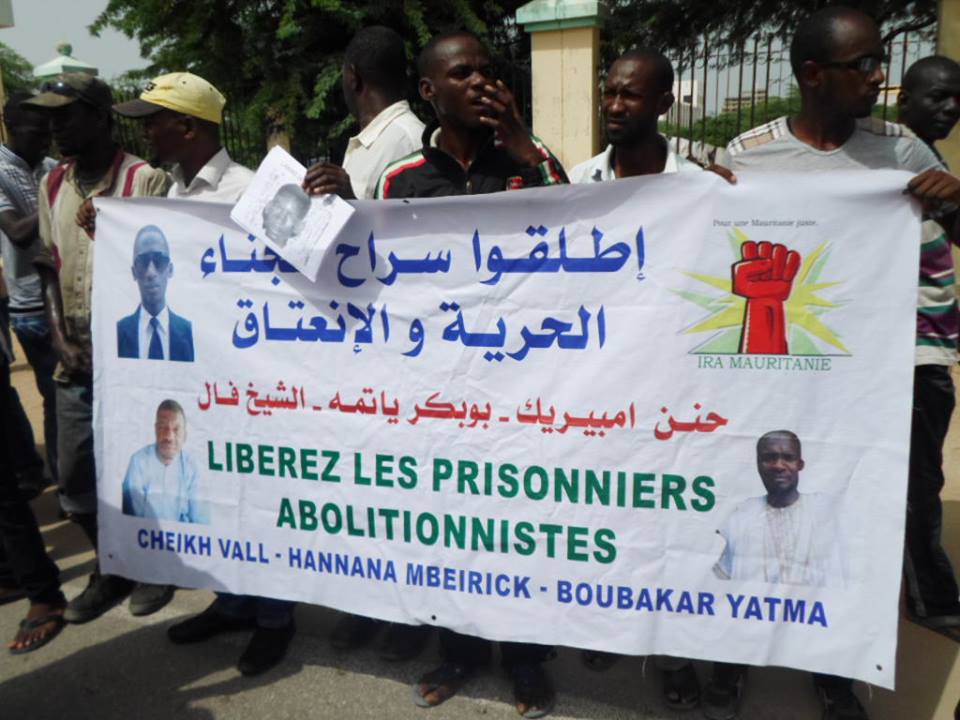 Touche Pas Ma Nationalité (TPMN) et IRA ont tenu deux sit in ce jeudi 25 septembre 2014 (Reportage photos.)