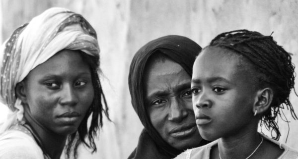 Villages sans hommes : Entre crise alimentaire et mimétisme social