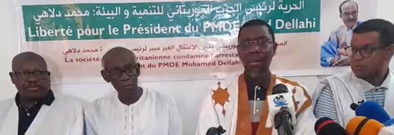 Libération de Mohamed Dellahi, ses partisans animent une conférence de presse Libération de Mohamed Dellahi, ses partisans animent une conférence de presse