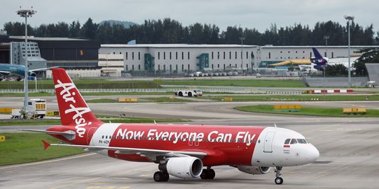 Un avion de la compagnie Air Asia a disparu entre l'Indonésie et Singapourr