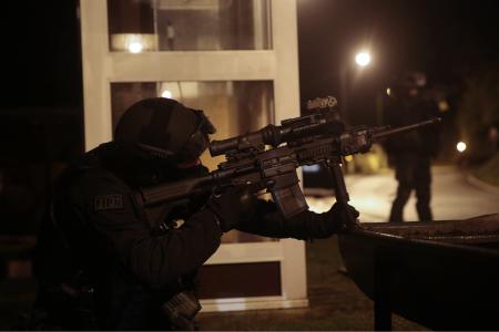 Traque des frères Kouachi: échange de coups de feu et prise d'otages dans le nord-est de Paris, près de Crépy-en-Valois