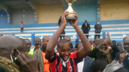 PhotoReportage/Finale:Diaguily, vainqueur de la finale contre Dafort.