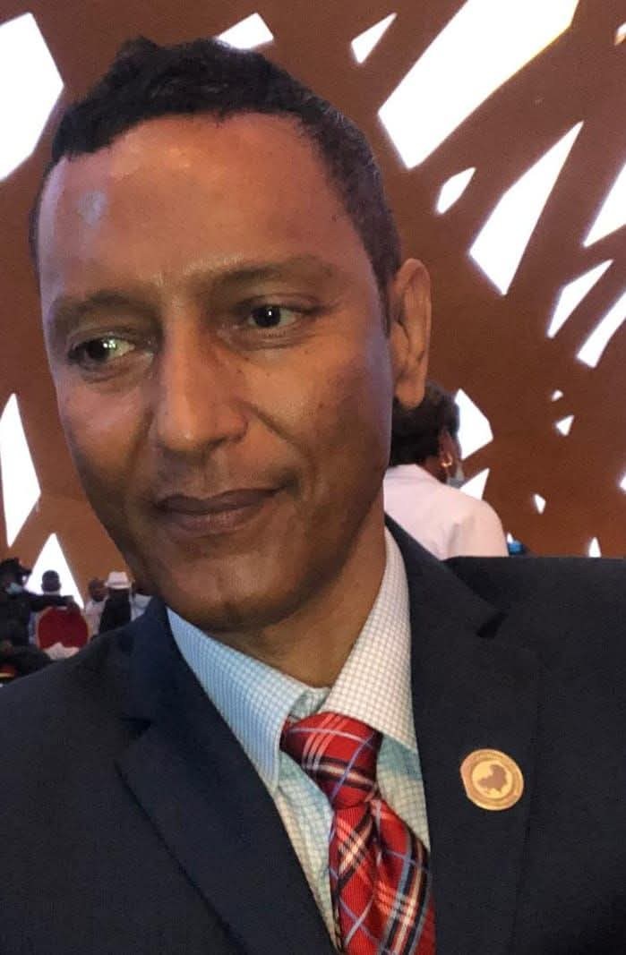 DÉBAT : L'ARMÉE AU CŒUR DU POUVOIR