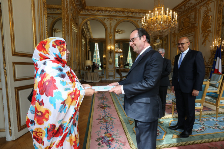 Le Président de la République se rend à Ouagadougou   Le Président de la République présente ses condoléances à son homologue tunisien   Notre ambassadeur en France présente ses Lettres de Créances   Remise des lettres de créance de Madame l'Ambas