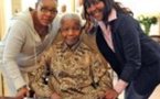 Nelson Mandela poursuit sa convalescence dans le village de son enfance