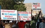 Manifestation en faveur de l’enseignement des langues nationales.