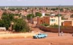 Les autorités mauritaniennes de la ville de Kaédi ont annoncé la levée de l’isolement de la ville de Kaédi, en application d’une décision du ministère de l’intérieur et de la décentralisation.  Toutes les routes et autres passages depuis Kaédi vers t