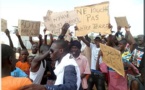 Boghé : Manifestation des jeunes contre une attribution de terrain à Tiviski de Nancy Abdarrahmane (PhotoReportage)