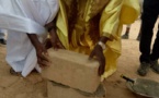  La  pose de la première pierre d'un monument médiatique dans l'école du village (GUEYE Amadou Soueloum)