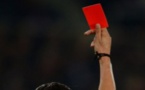 Il tue l'arbitre qui vient de l'exclure et tire sur un autre joueur