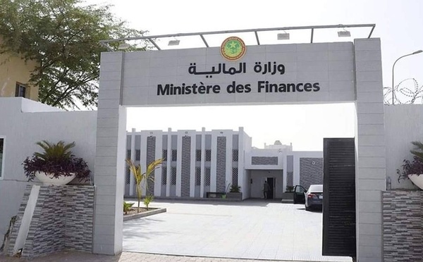 Seuls 59 000 employés sur plus de 61 000 sont en poste permanent dans les ministères